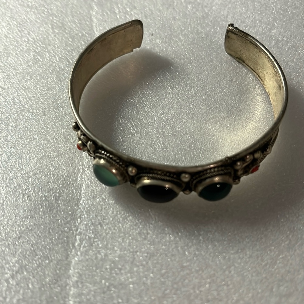 Vintage Silver Cuff Bracelet Tribal Mughal Style Onyx,Jade, cat eyes?? Coral??